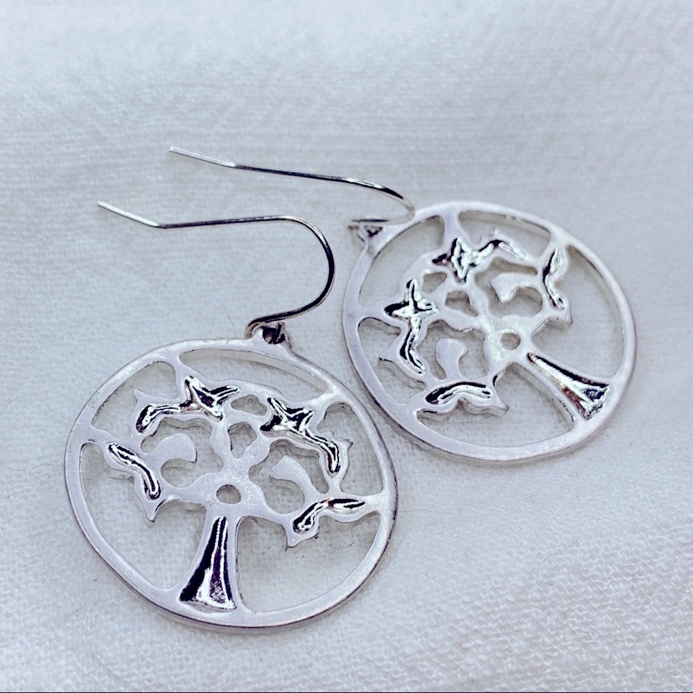 ❣️$25/3❣️ Life of Tree Circle Sliver Plated Dangle Earrings - Picture 3 of 8